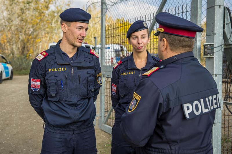 Bundespolizeidirektor Michael Takàcs auf Visite an der ungarisch-serbischen Grenze.